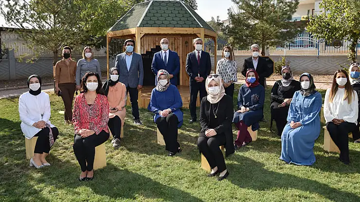 Konyalı hayırsever iş insanından açık sınıf uygulamasına destek