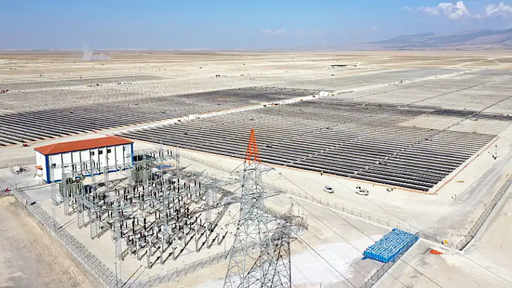 Konya'daki Karapınar Güneş Enerjisi Santrali uzaydan görülecek