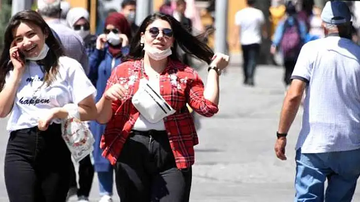 Koronavşrüse karşı en büyük koruyucumuz 'maskemiz'