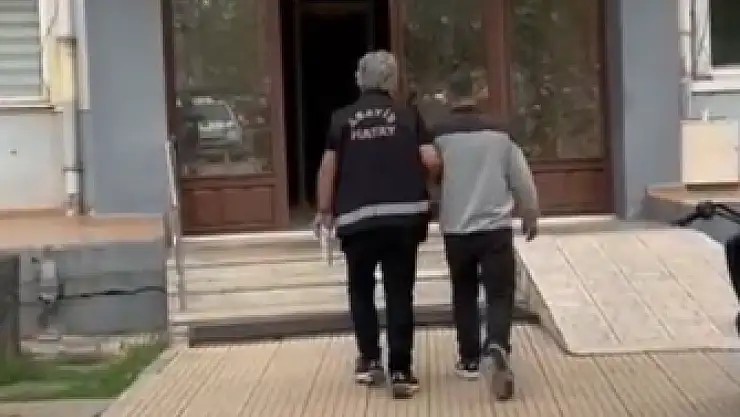 59 yıldan fazla hapis cezası bulunuyordu: Yakayı ele verdi!