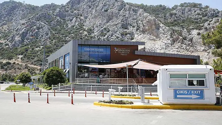 Antalya'da koronavirüsle mücadelede yeni döneme yeni tedbirlerle girildi