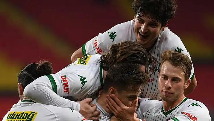 Bursaspor fırtına gibi esmeye devam ediyor! Hem ligde hem kupada yaptılar