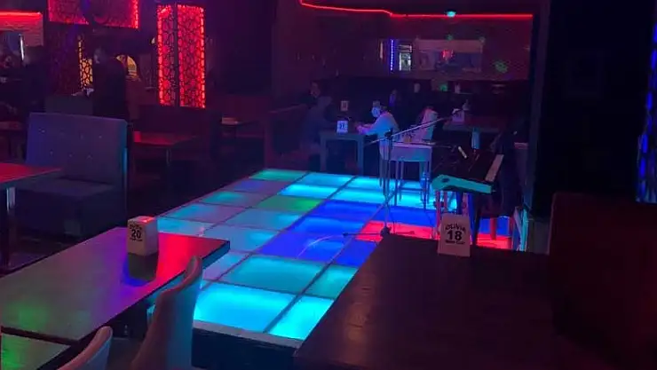 Konya'nın eğlenmeden duramayanları yine mekanda basıldı