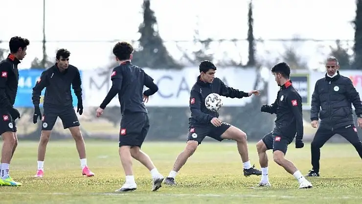 Konyaspor yarın oynayacağı Galatasaray maçının hazırlıklarına başladı