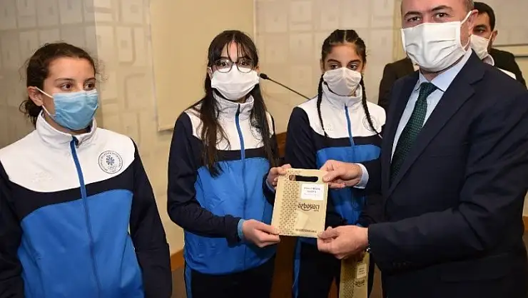 Selçuklu Belediyesi başarılı sporcularını ödüllendirdi