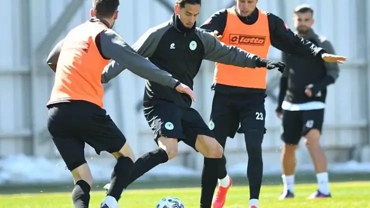 Konyaspor taktik çalıştı! Deplasman hazırlıkları sürüyor