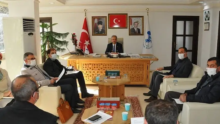 Akşehir Gölü kıyı kenar çizgisi ile ilgili muhtarlara bilgilendirme