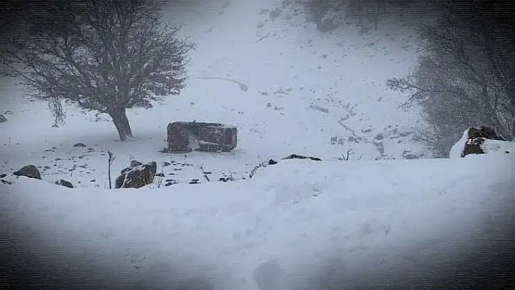 Konya'da şarampole devrilen otomobildeki 5 kişi yaralandı