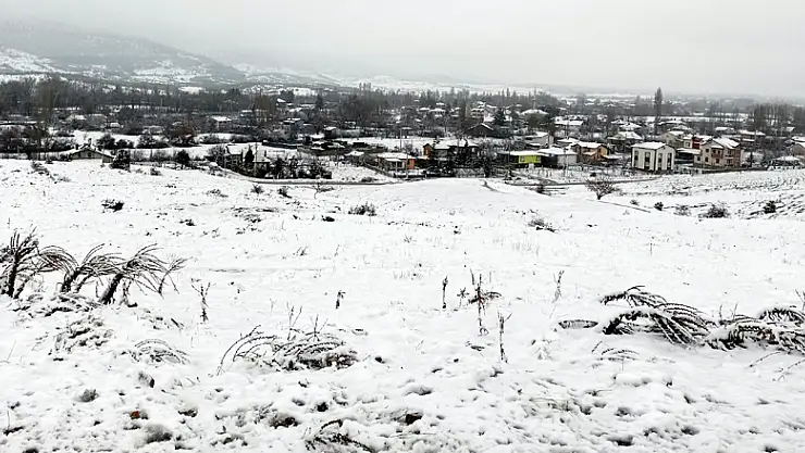 Kar yağışı Konya Antalya karayolunda etkili oldu