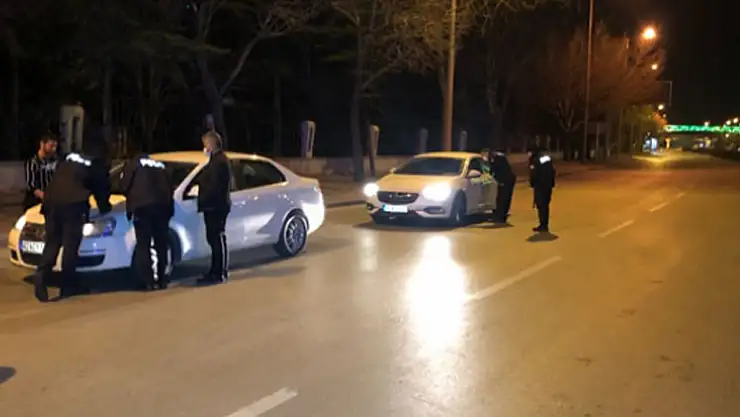 Konya'da geceden sabaha korona denetimi