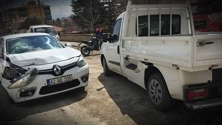 Konya Kulu'da otomobil ile pikap çarpıştı: 1 yaralı
