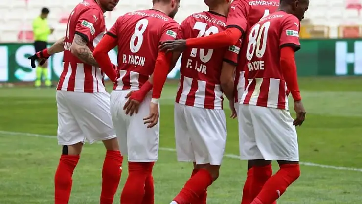 Sivasspor yenilmezlik serisini Konya sayesinde 11 maça çıkarttı