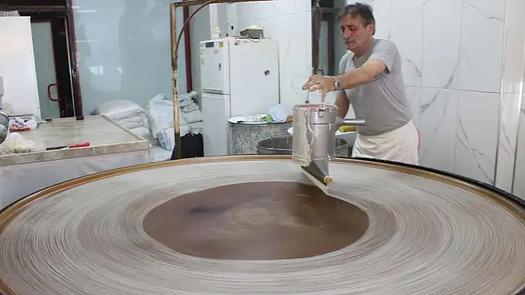 Konya'da geleneksel üretim tel kadayıfta bayram öncesi hareketliliği