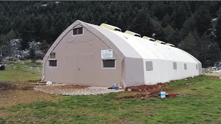 Beyşehir'de küçükbaş hayvan yetiştiricilerine portatif ağıl desteği