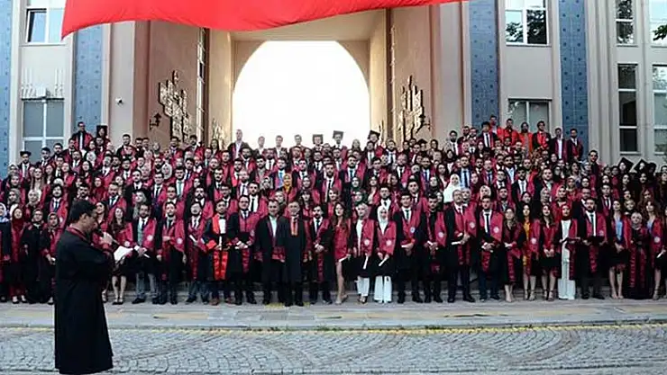 Meram Tıp Fakültesinde mezuniyet sevinci
