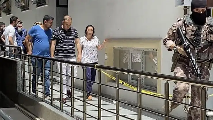 Esenyurt sokakları şok edici olaya sahne oldu! Bir kadın kendisinden ayrılmak isteyen sevgilisini rehin aldı