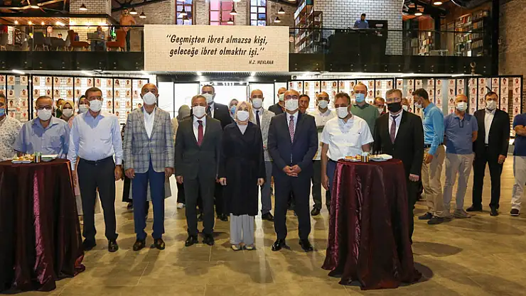 Meram'da 15 Temmuz Destanı'nın gazete manşetleri sergilendi