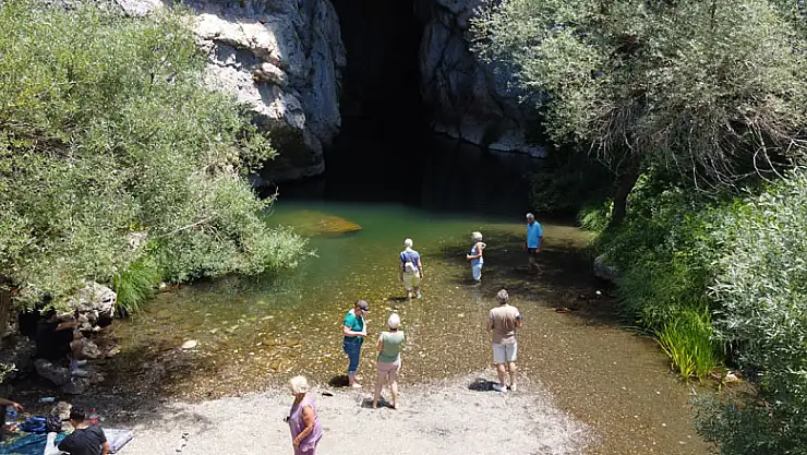 Çamlık Mağaraları turistlerin yeni gözdesi
