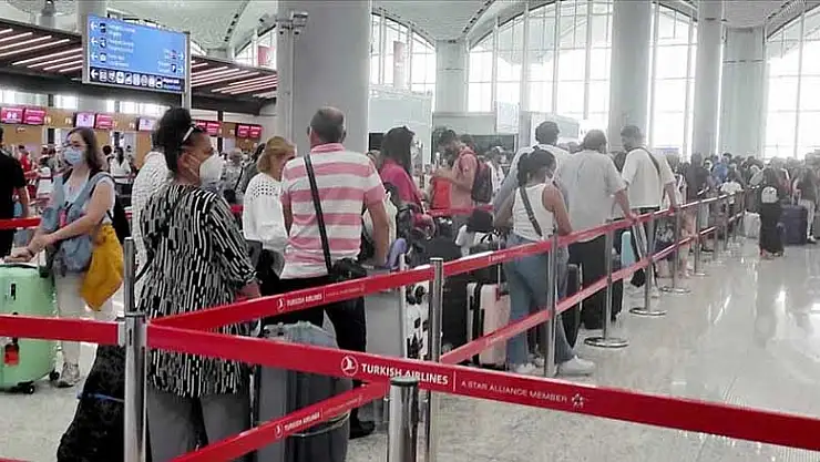 Bayramda yaklaşık 12 milyon biletli yolcu seyahat etti