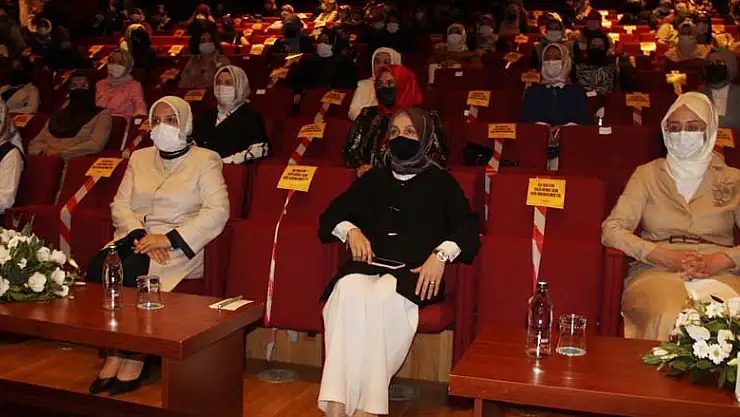 AK Parti Kadın Kollarından Konya'da 'Kadınlarla Büyük Türkiye Yolunda' toplantısı