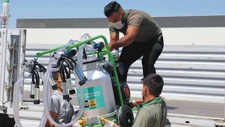 Konya Büyükşehir yangından etkilenen çiftçilere süt sağma makinesi gönderdi