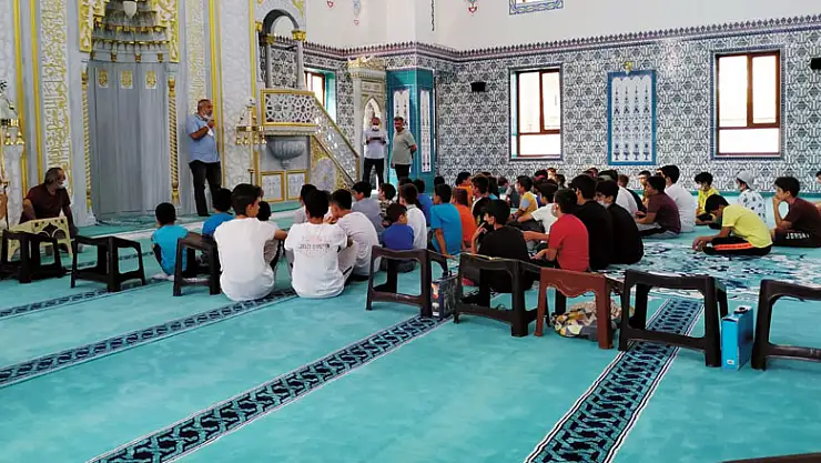 Konya'da yaz kur'an kursu öğrencilerine internet ve sosyal medya kullanma eğitimi