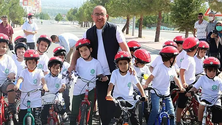 Meram'ın mahallelerinde bisiklet yarışı heyecanı yaşandı