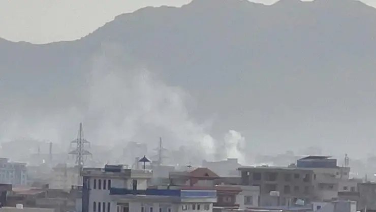 Kabil'deki havalimanı yakınlarına 5 roket düştü