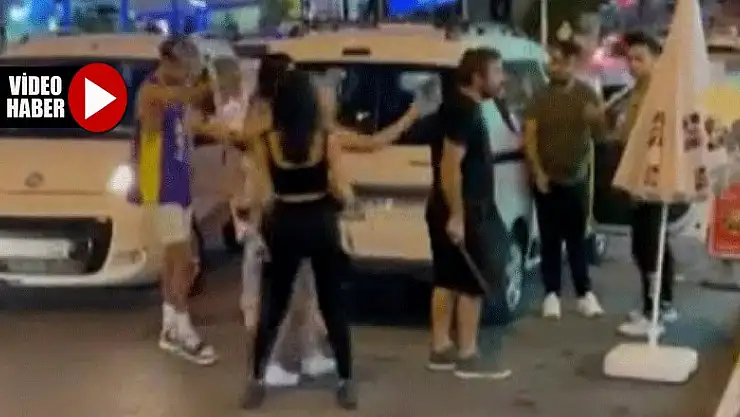 TikTok fenomenlerine laf attılar, sopayla dayak yediler
