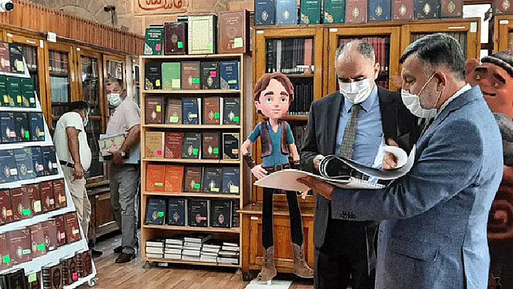 Vali Özkan, Yusuf Ağa Kütüphanesinde incelemelerde bulundu