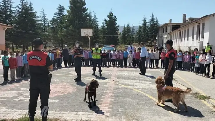 Konya'da Jandarmadan okullarda bilgilendirme ve denetim