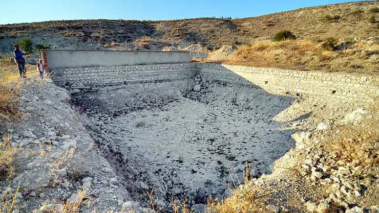 Konya'da dört mahalleyi besleyen tatlı su kaynağı Akpınar kurudu