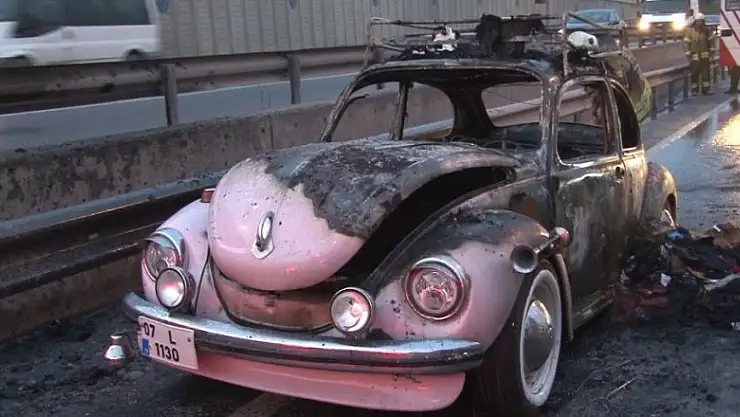 Sünnet düğününde kullanmak üzere yola çıktığı otomobil alev alev yandı