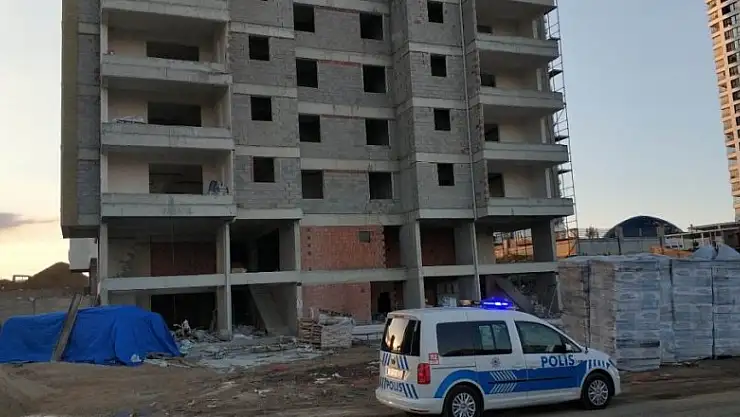 İnşaatta asansör boşluğuna düşen işçi hayatını kaybetti