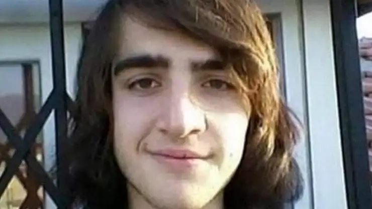 İzmir'de devrilen motosikletin genç sürücüsü hayatını kaybetti