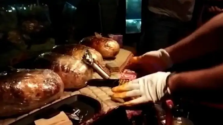 Adana'da 4 kilo 550 gram esrar ele geçirildi
