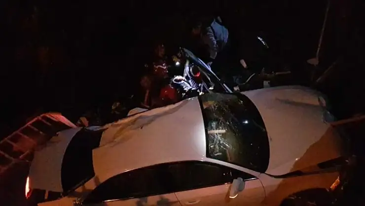 Kontrolden çıkan otomobil dereye düştü: 1 ölü