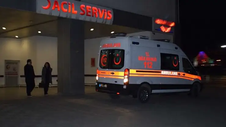 Madde bağımlısı, kırık bardakla hemşirelere dehşeti yaşattı