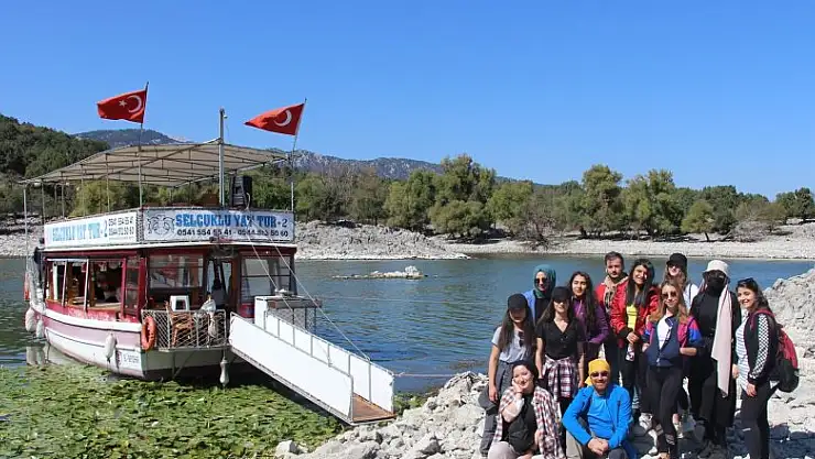Beyşehir'de doğaseverlerden doğa yürüyüşü