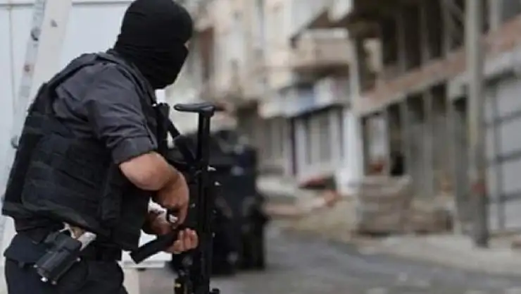 MİT'ten operasyon: Devletin gizli belgelerini çalan 6 kişi yakalandı