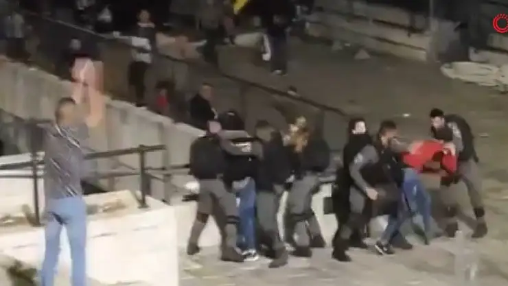 İşgalci İsrail Filistinlilere saldırdı