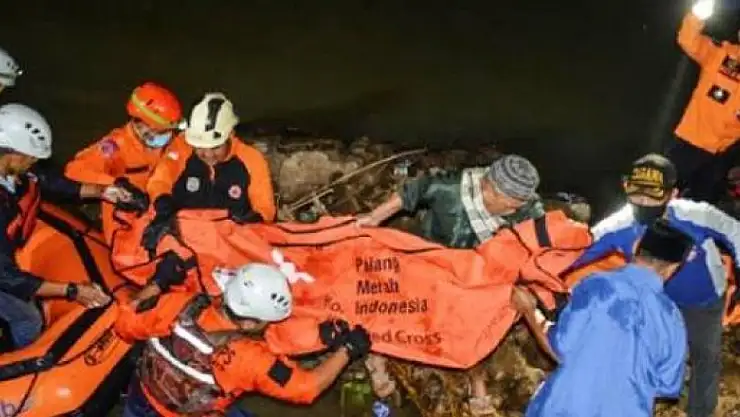 Endonezya'da nehre düşen 11 çocuk boğuldu