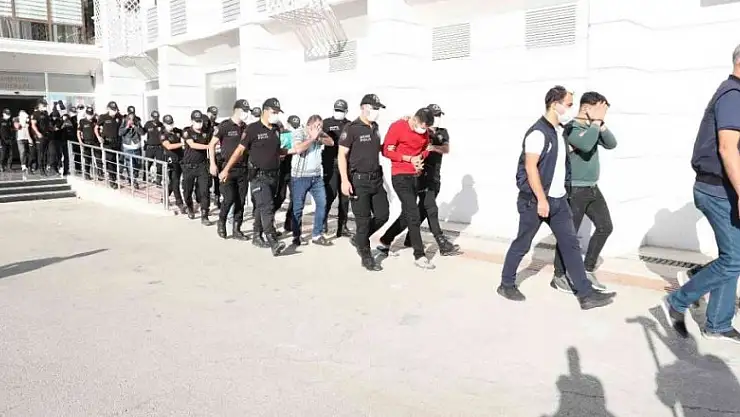 Mersin'de fuhuş operasyonu: 14 gözaltı