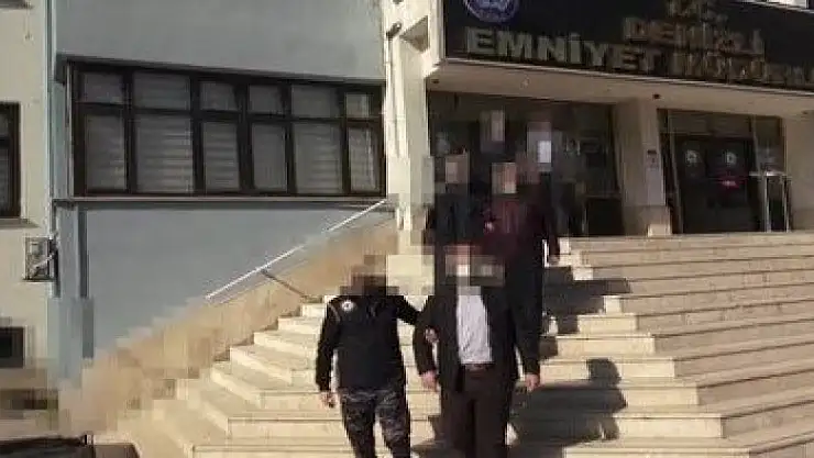 Denizli'de FETÖ operayonu: 5 gözaltı