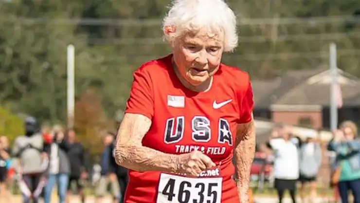 105 yaşında 100 metre rekoru kırdı