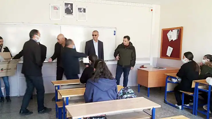 Yunak Belediyesinden Öğrencilere Ara Tatil Hediyesi