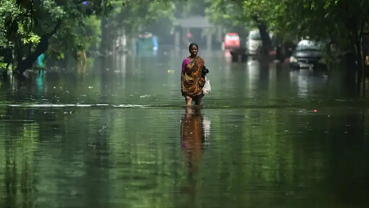 Hindistan'ı sel vurdu: 35 ölü, 100'den fazla kayıp