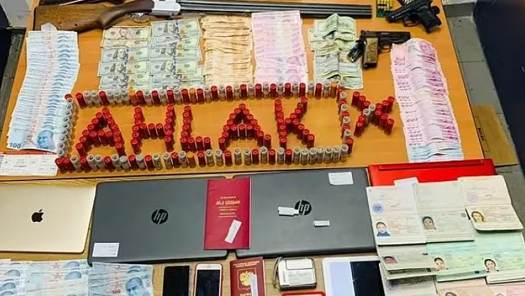 Şafak vakti eş zamanlı fuhuş operasyonu: 12 gözaltı