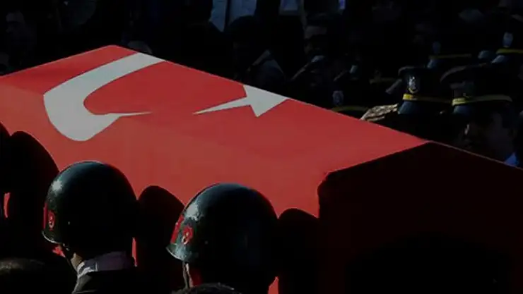 Bakan Soylu acı haberi duyurdu:  Bir askerimiz şehit oldu