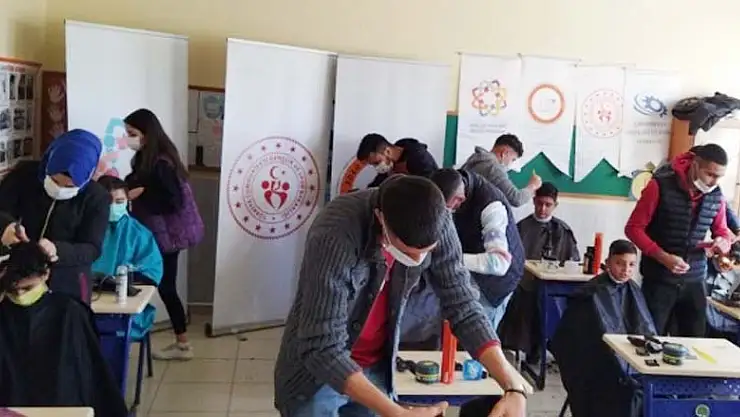 Cihanbeyli'de okullarda kuaför hizmeti